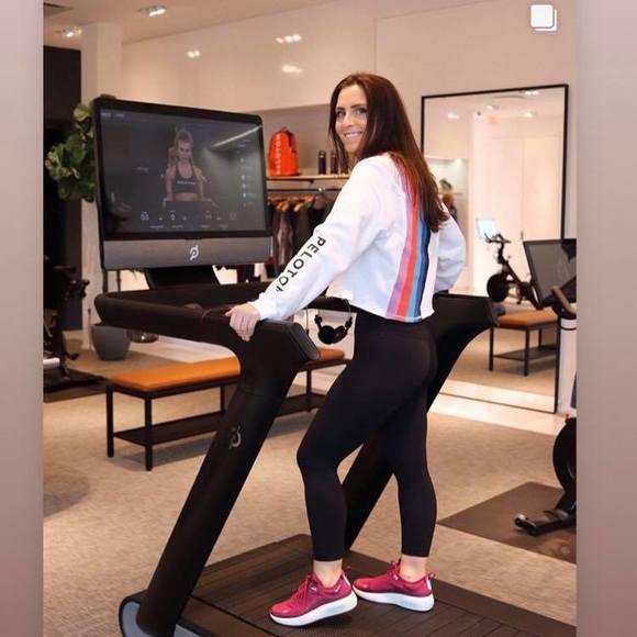 Meet your Posher, Alexandra - Picture 1 of 1